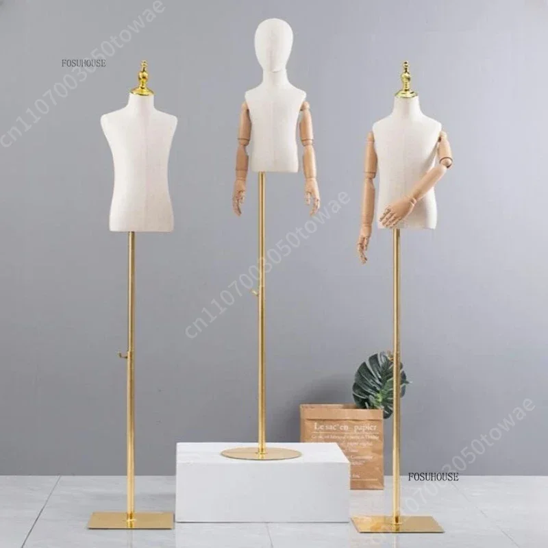 Mannequin enfant avec bras rég - Baby Clothing Store avis et prix